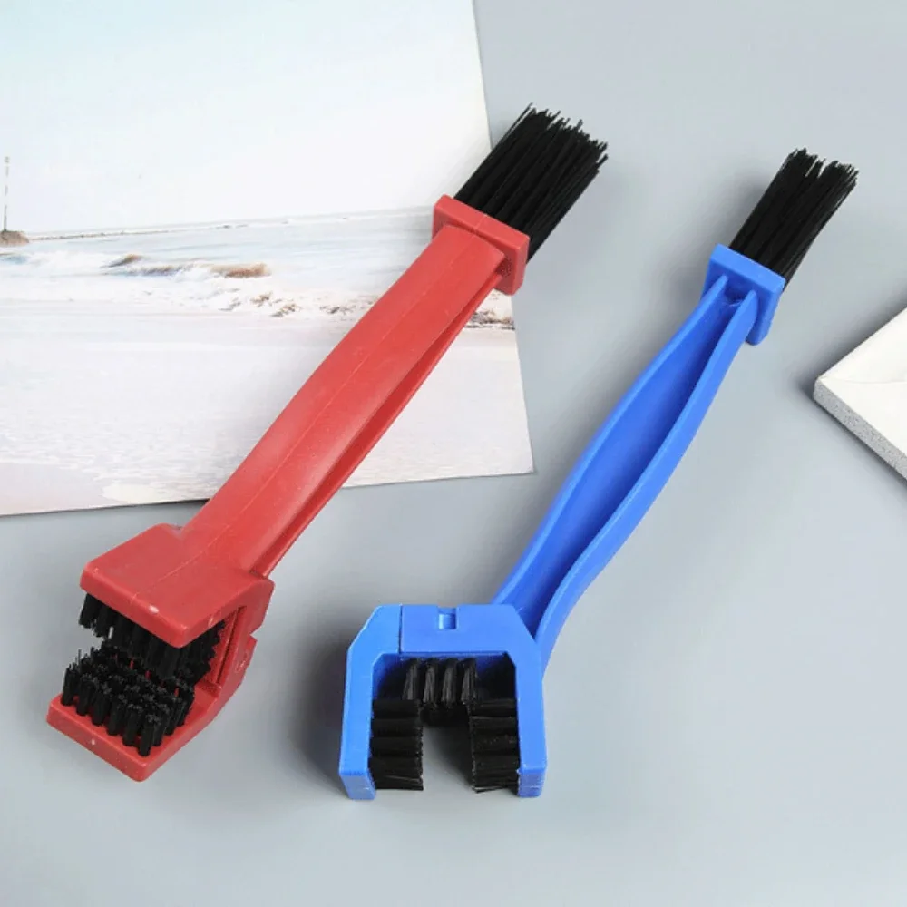 Portable Motorcycle Chain Cleaner Outdoor Road Bike Chain Cleaning and Maintenance Tool Gear Brush Chain Brush