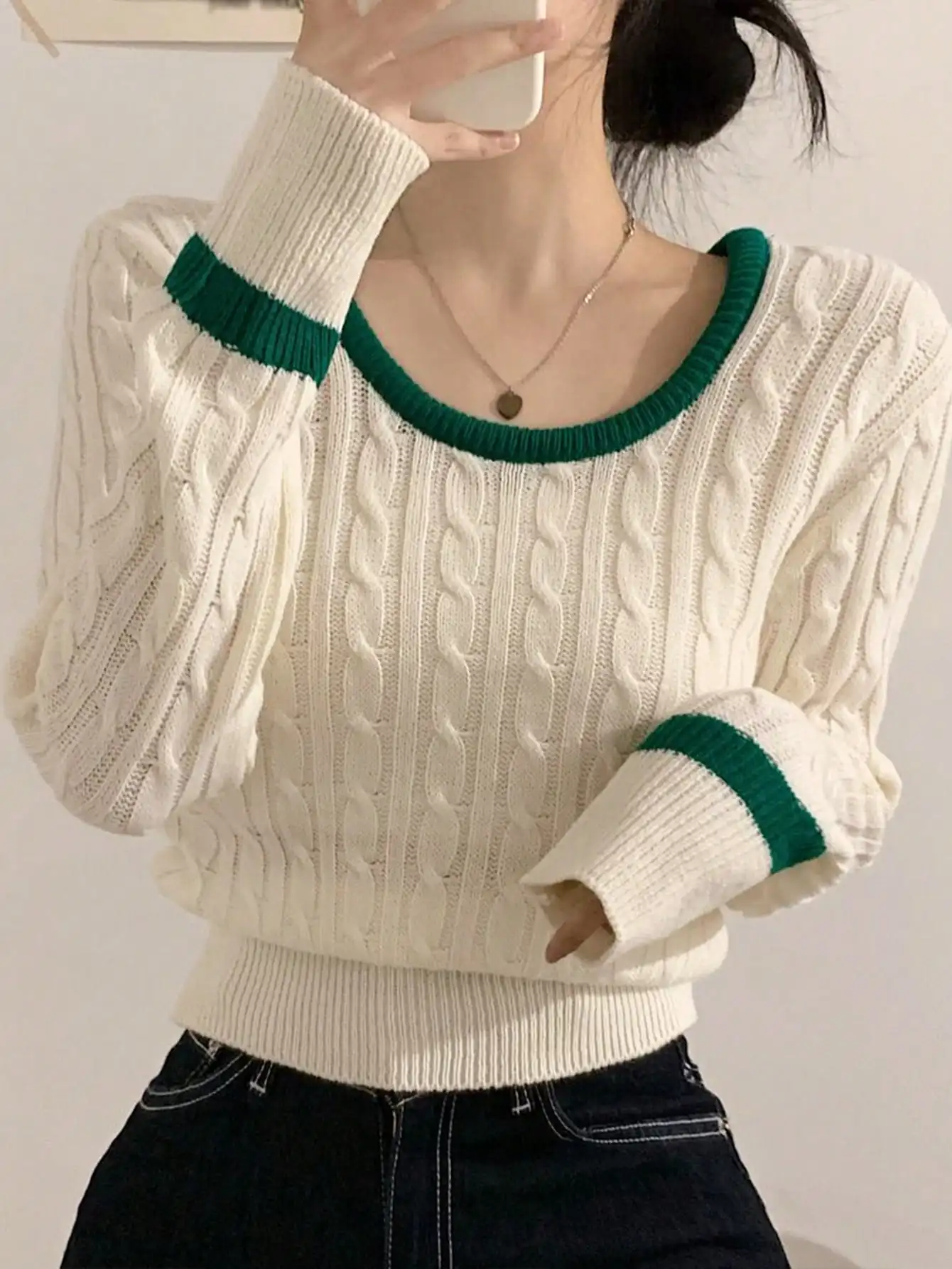 Korean High-End Contrasting Edge U-Neck Knitwear for Women 2024 New Spring & Fall Small Unique and Chic Small Top