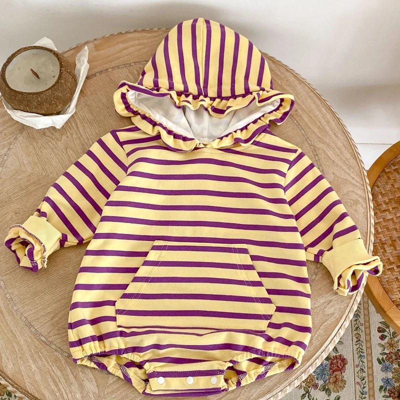 

New autumn baby clothing, 0-2 year old female baby, large pocket striped hooded jumpsuit, jumpsuit, and climbing suit
