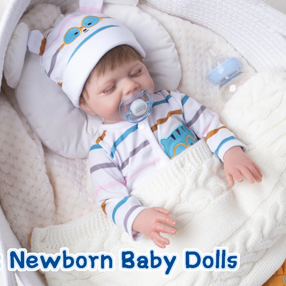 18-inch vinyl herboren babypop, schattig lachend gezicht, witte cartoon gestreepte outfit, realistische huid, gezichtsmerken, verzamelaars