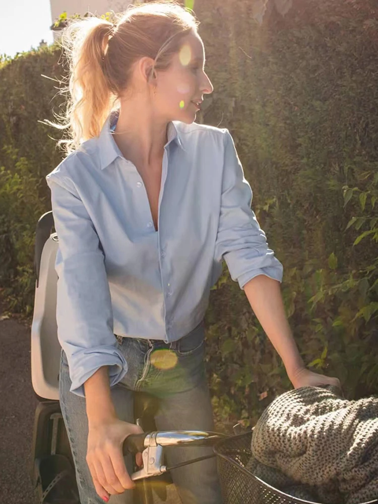 

Женская рубашка Naturaleye Blue: Дизайнерская сенсация, стиль Весна 2024, смесовая ткань (хлопок/полиэстер), приталенный крой, длинный рукав