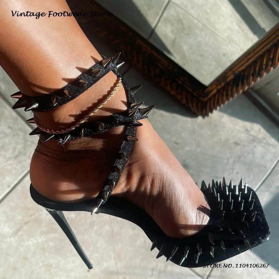 

Сандалии с ремешком на щиколотке и заклепками, женская обувь на тонком высоком каблуке в стиле панк с квадратным носком, весна-лето, стильные туфли на шпильке с пряжкой и ремешком