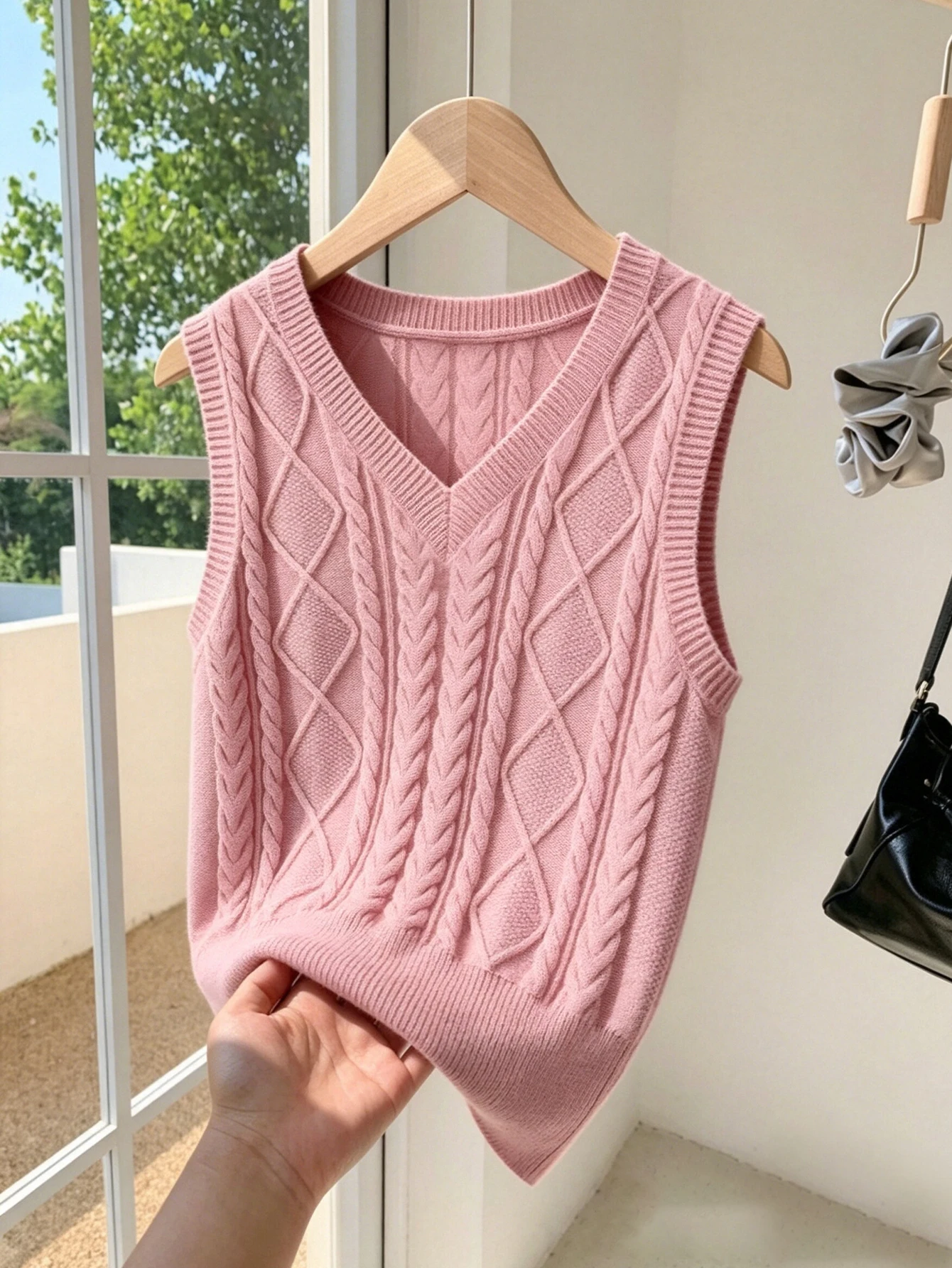 2026 Spring Women's Pink V Neck Cable Knit Sweater Vest Elegant Preppy Sleeveless Casual Knit Vest Top