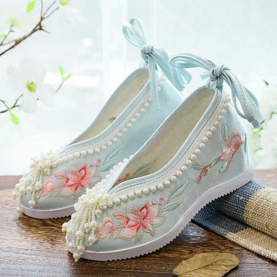 Ancient Hanfu Loafers Chinese Style Cheongsam Shoes Tea Master Women Round Toe Embroidery Wedge Heel Old Beijing Cloth Shoes