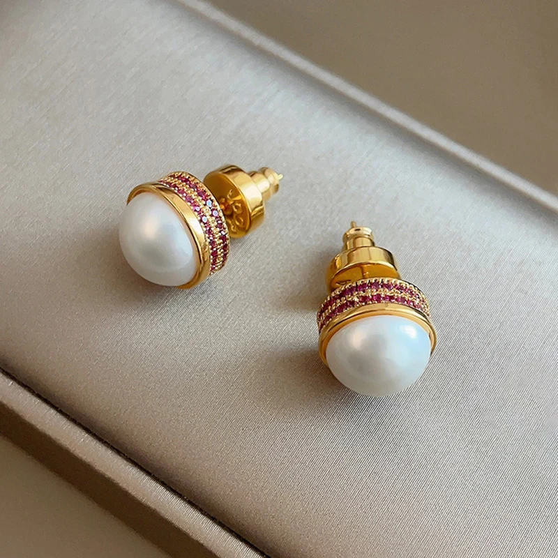 جديد أربعة مواسم موضة رائعة ريترو النحاس تقليد اللؤلؤ الزركون أسطواني أقراط المرأة عطلة مأدبة مجوهرات #5