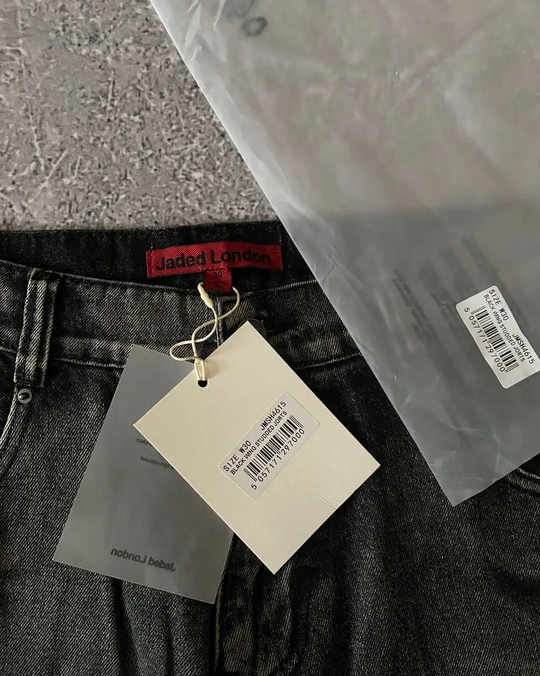 Harajuku Popular Knee Length Denim Shorts Retro Rivet Design Street Wing Pattern Y2K Fashion Punk Loose Wide Leg Pants Men Women