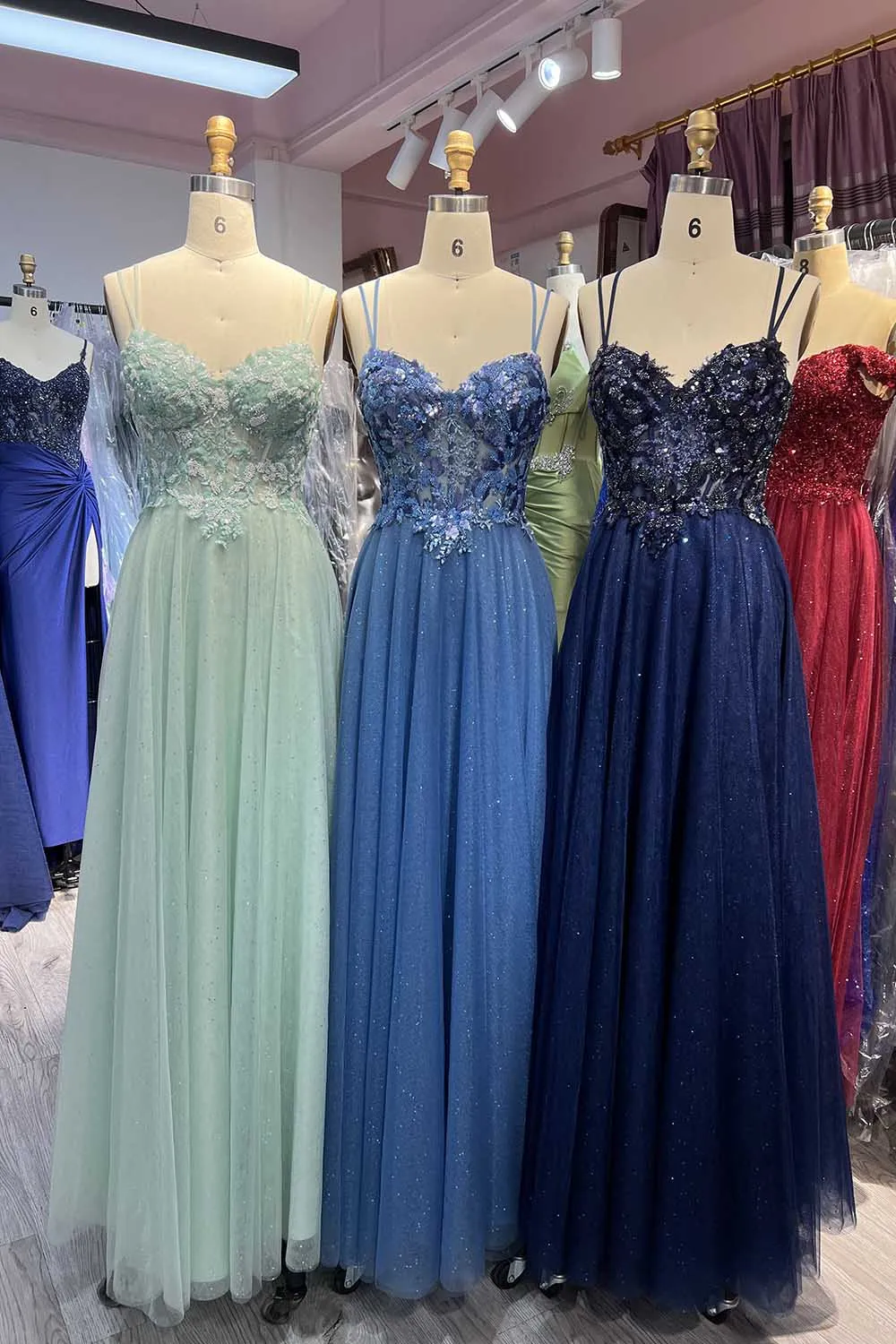 YQLNNE Sweet Blue Spaghetti Beading Long Prom Dresses Embroidered Tulle Lace-up Back Formal Women Party Gown