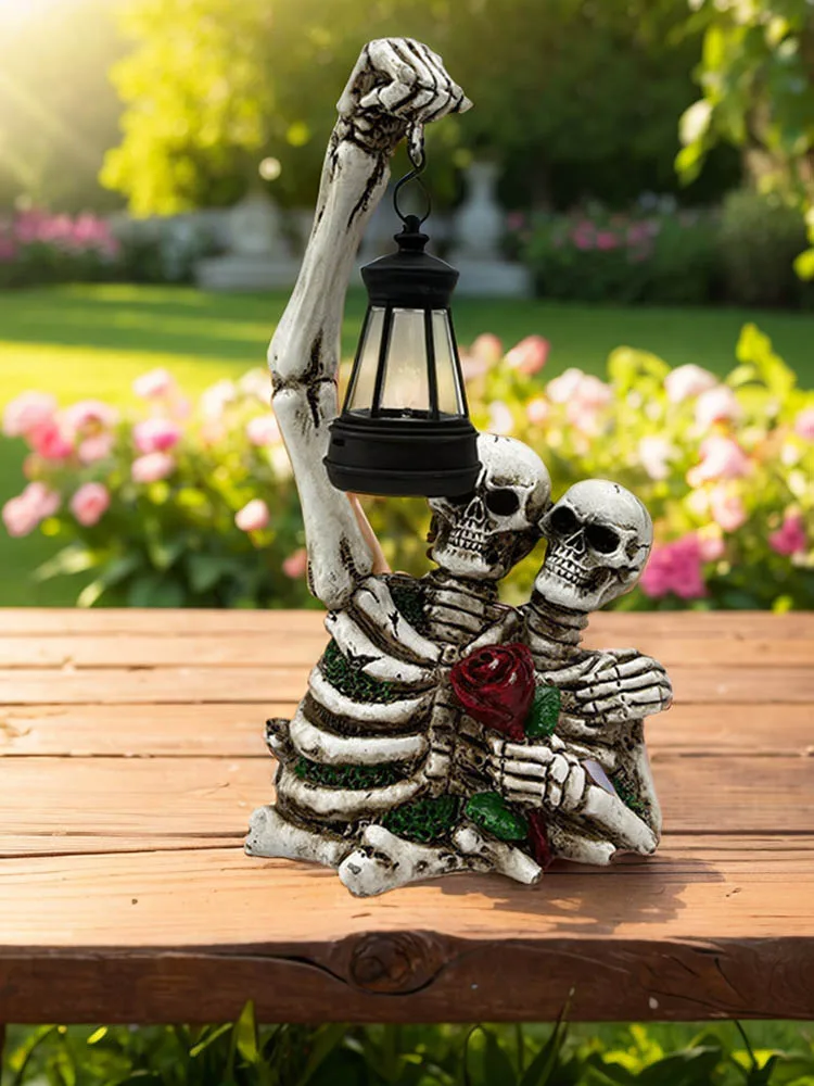 Estatua de calavera de terror Solar para Halloween con linterna, adorno de calavera aterrador, escultura de esqueleto rosa de encendido y apagado automático, decoración de Halloween