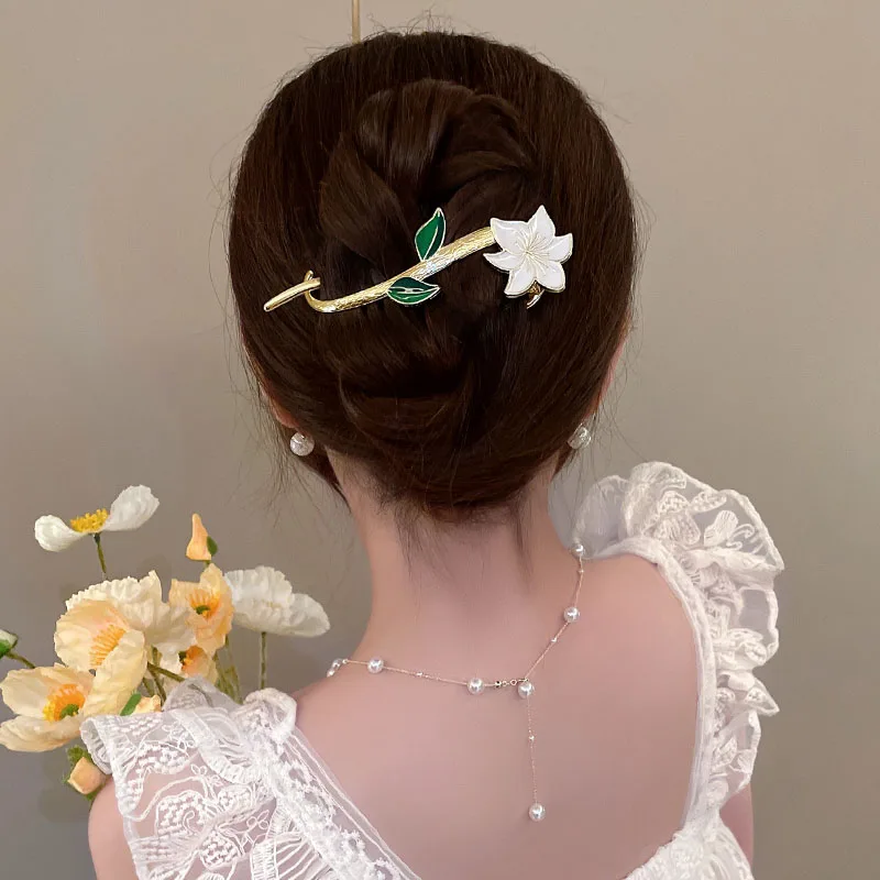 VANIKA New Elegant Bellflower Frog Buckle Hairpin Metal Ponytail Hair Clips Sweet Hair Claw Fashion Headwear ACCESSORI FOR GIRL