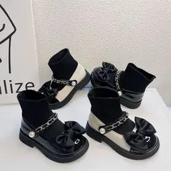 2024 nuove ragazze primavera e autunno scarpe in pelle per bambini calze moda impiombate lavorate a maglia stivali corti per bambini taglia 21-30