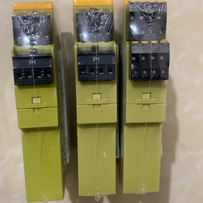 

Free Shipping PILZ Safety Relay Module X2.8P 777301 777302 787301 787302 777305 777300 Original New Hot Sale