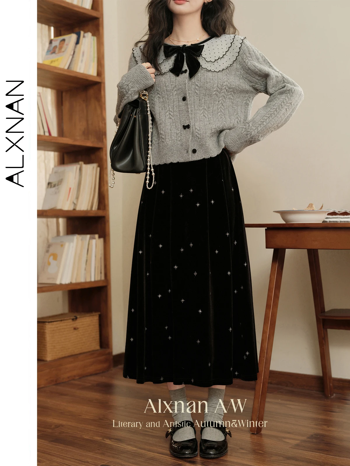 ALXNAN Women's Black Velvet Skirts All-match Elastic Waist Star Dot Pleated Midi Skirt 2024 Autumn Winter Commuter Bottom L51116