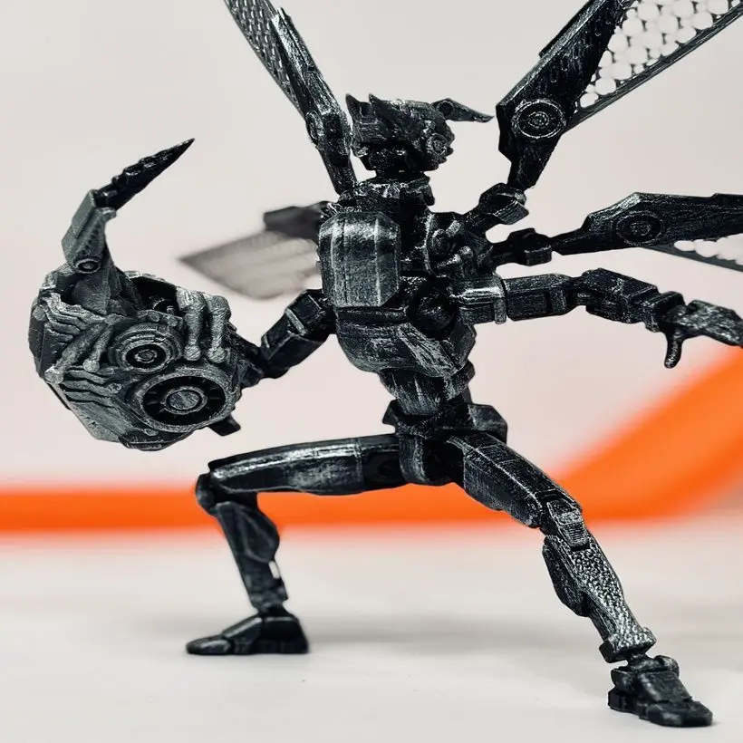 

Lucky13 R4:Bee Sting Striker Armor Movable Model Soldier Multijoint Movable T13 Figurines Assembly Mecha Toy Holiday Gift