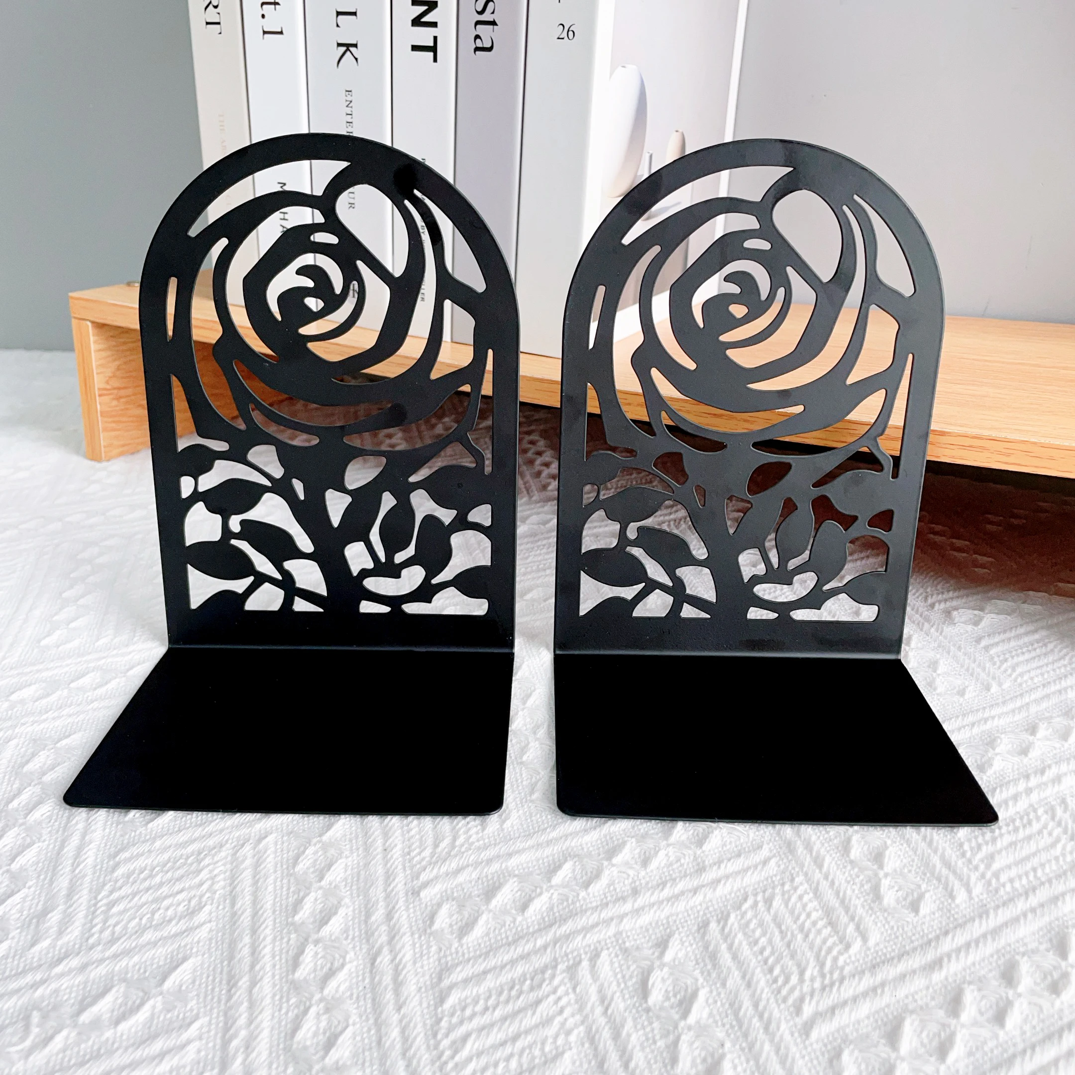 Elegant Black Thorn Rose Flower Metal Bookends for Women Decorative Heavy Duty Books Stand Support Gifts for Bookworm