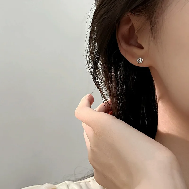 Minimalist Cute Cat\'s Paw Hypoallergenic Stud Earrings for Women Girls Silver Color Daily Wear Earring Jewelry Accessories