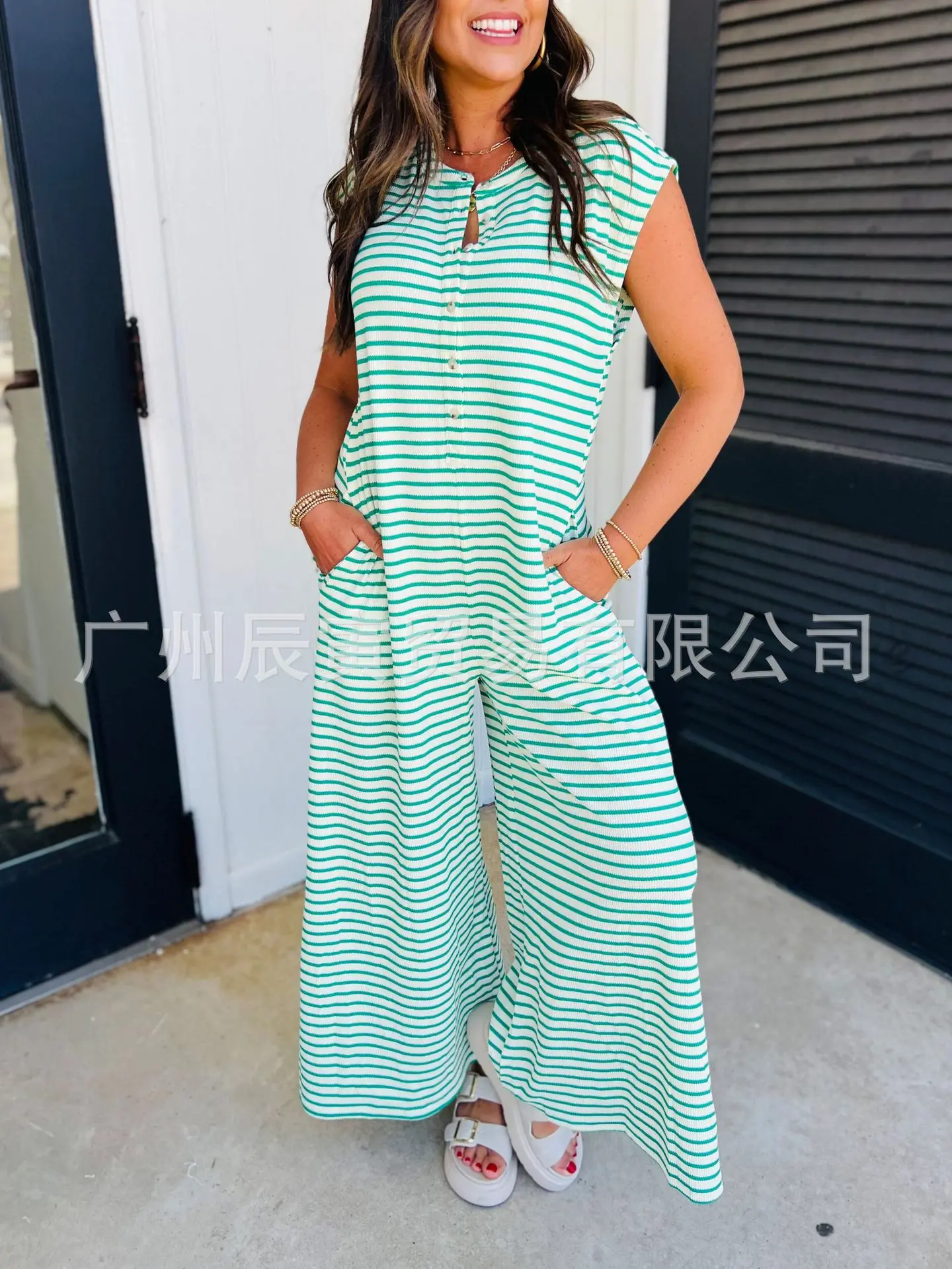 

Women One Piece Striped Jumpsuits Round Neck Sleeveless Rompers Wide Leg Long Pants Overalls Single Breasted Casual Lady