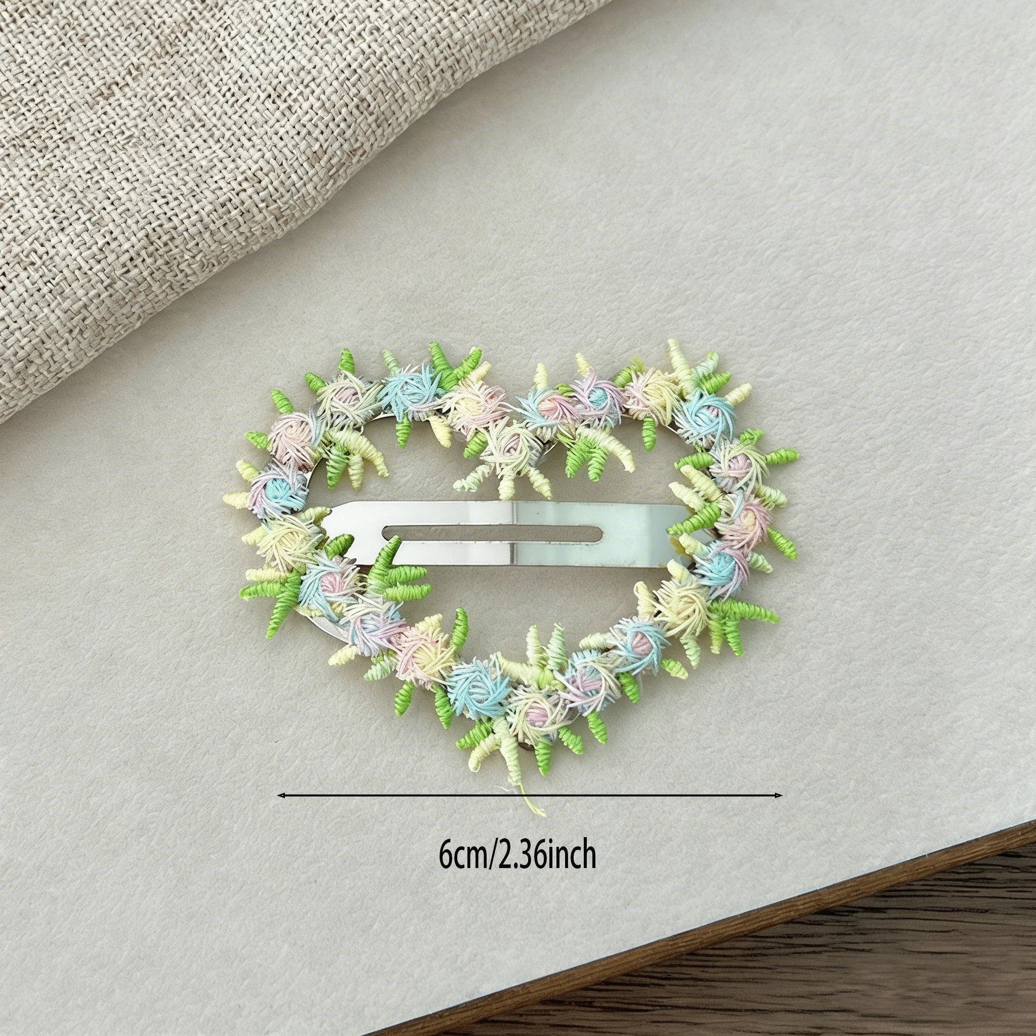 Rosa Blumen-Haarspange, neuer Stil, süße und niedliche herzförmige Haarspange, Haarspange für die Seitenpartie, Kopfschmuck. – Detail 1