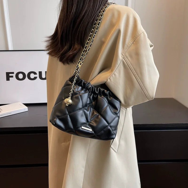 

Новая маленькая сумка через плечо с цепочкой и ароматом, сумка с ромбовидной сеткой, золотой шар, модная сумка-ведро на одно плечо, высококачественная и универсальная сумка