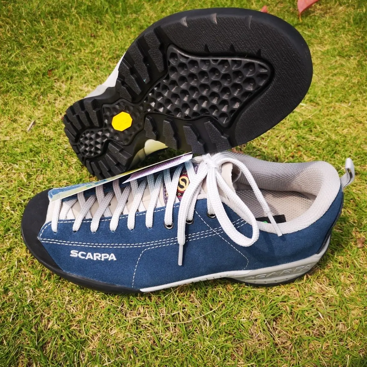 

Hot summer new outdoor breathable wearable comfortable anti-friction hiking walking shoes Hiking shoes very good shoes