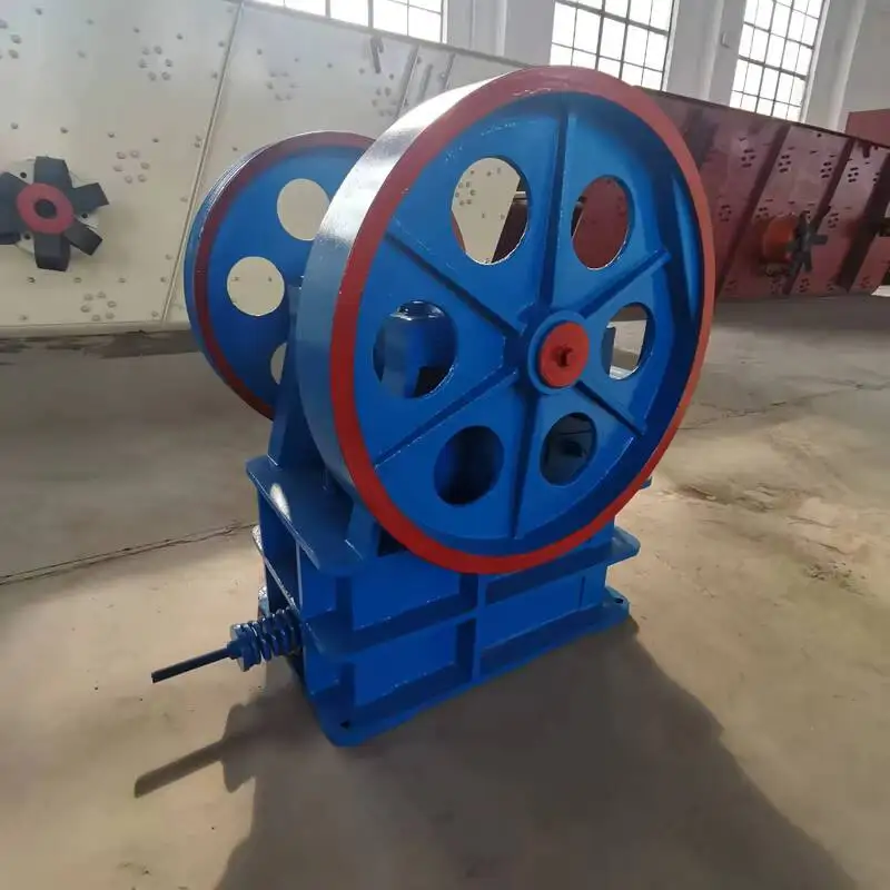 

Новая малогабаритная щековая дробилка PE150x250 для добычи камня и руды, однофазная 220В, с подшипниками двигателя от производителя