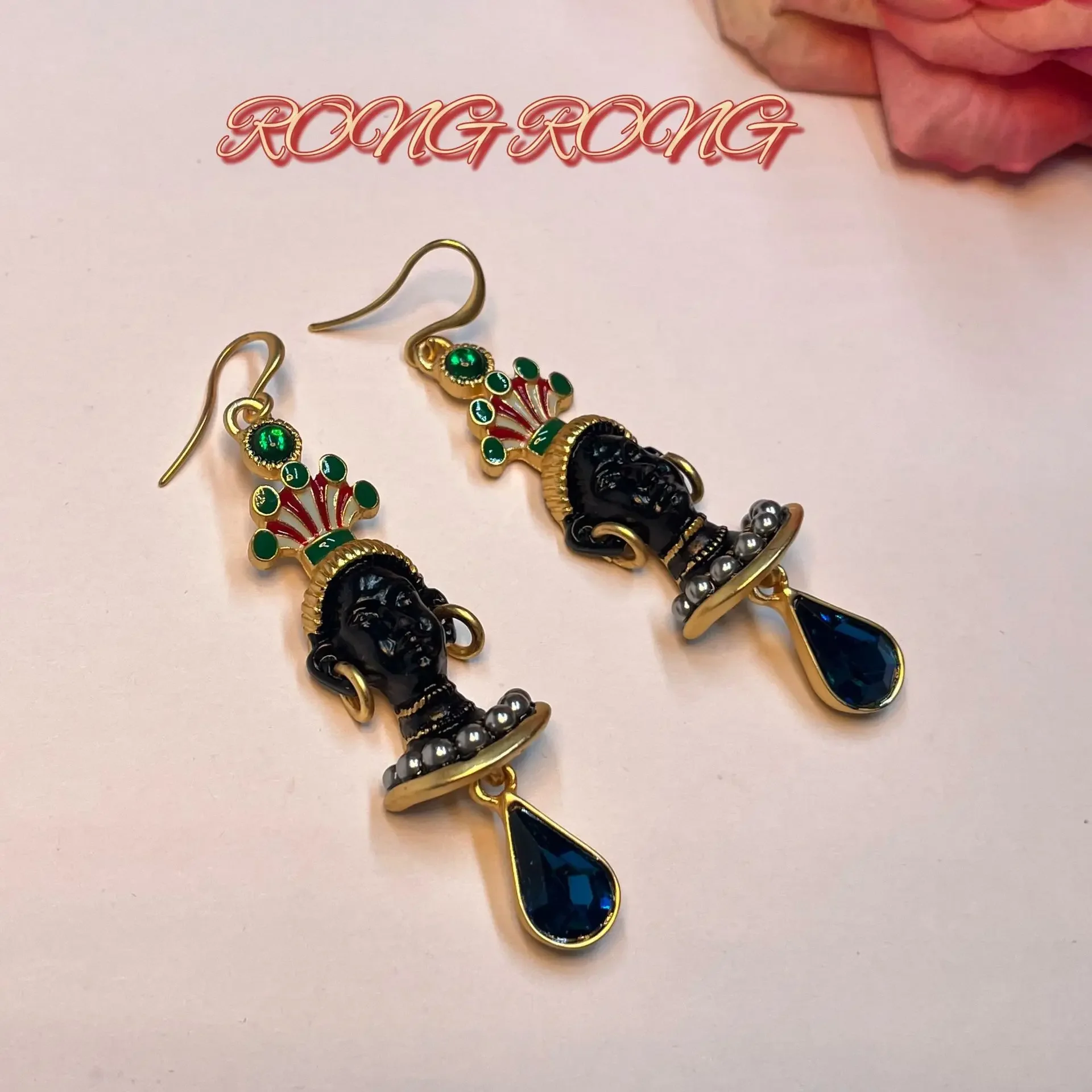 Vintage European and American Return of The Solitary Black Moorish Earrings Palace Western Antique Earrings
