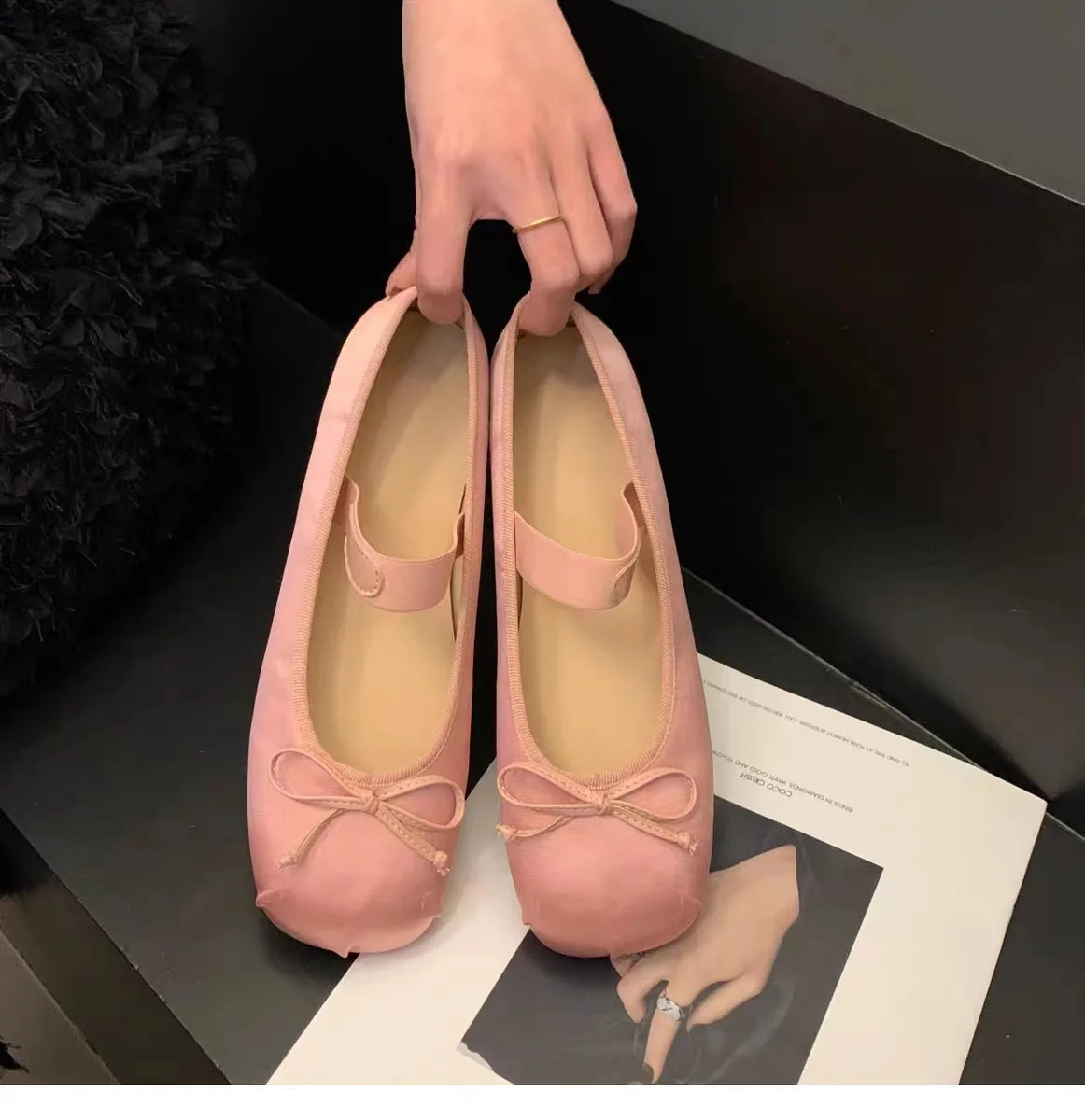 Zapato Retro ligero para mujer, zapatos individuales de Ballet elegantes, cómodos zapatos planos de boca poco profunda para mujer, nuevos zapatos informales de primavera para mujer