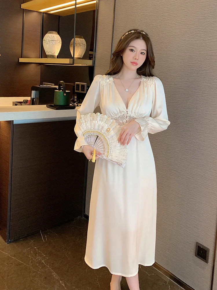 Autumn Palace Style Nightdress Sexy V-Neck Lace Spliced Nightgown Ice Silk Long Sleeve Loose Casual Intimate Lingerie Home Wear