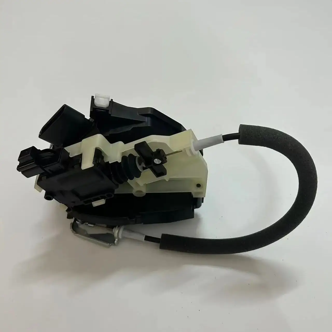 

CN15A219A65NE Механизм замка задней двери для Ford EcoSport Замок крышки багажника в сборе