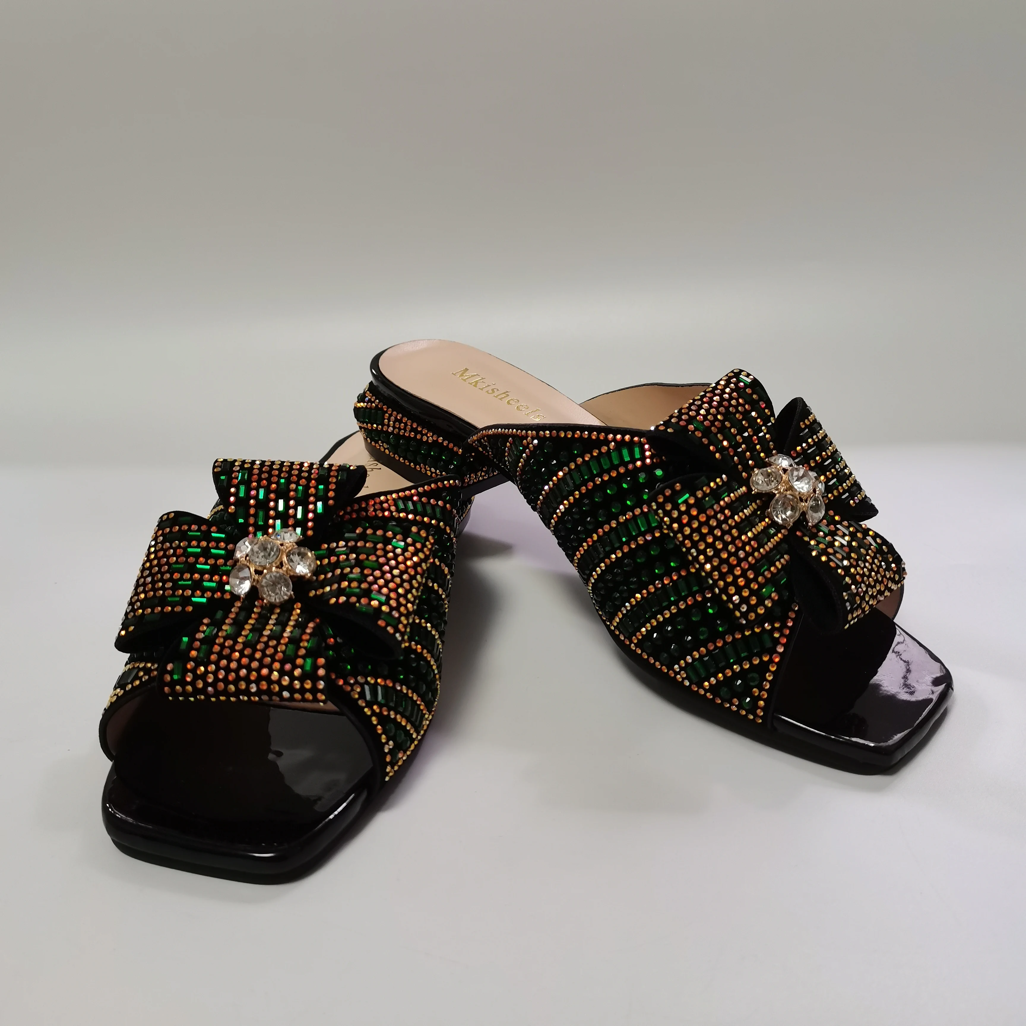 Fashion Latest Low Heels Women Crystal Bow Slippers Chunky Shoes Rhinestone Sandals 2023 New Casual Rhinestone Slippers F1207-1