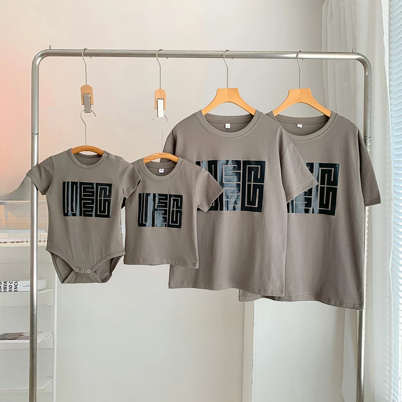 Mom and Daughter Matching Clothes T Shirt for Whole Family Summer Clothes Dad and Son Fashion Tee Shirts Mother Father Baby Tops