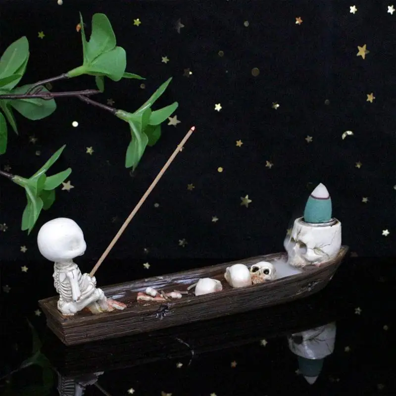 Creative Skull Incense Holder Ghost Incense Stick Tray Resin Boat Decorative Incense Holder for Study Room Bedroom Living Room