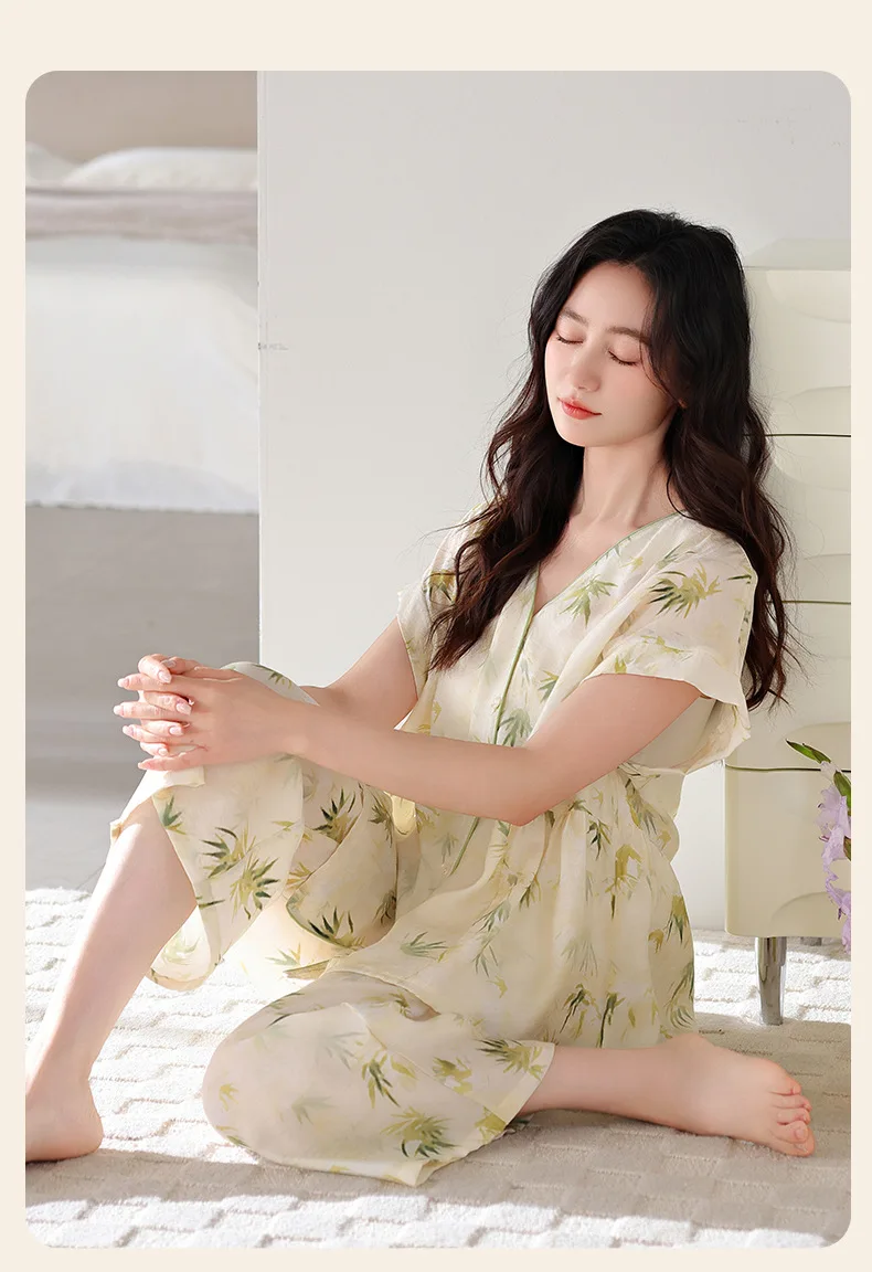 Elegant Summer Sleepwear Women's Short Sleeve Seven-Foot Thin Model Wearing Outdoors Home Comfortable Nightgown Set