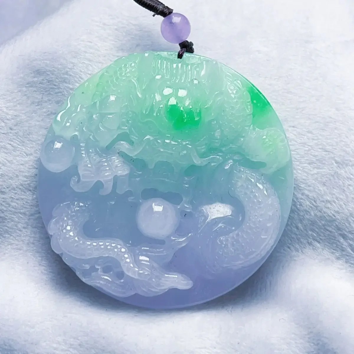 قلادة من اليشم ماركة ميانمار الجاديت الطبيعية النقية منحوتة يدويًا على شكل تنين مستبد