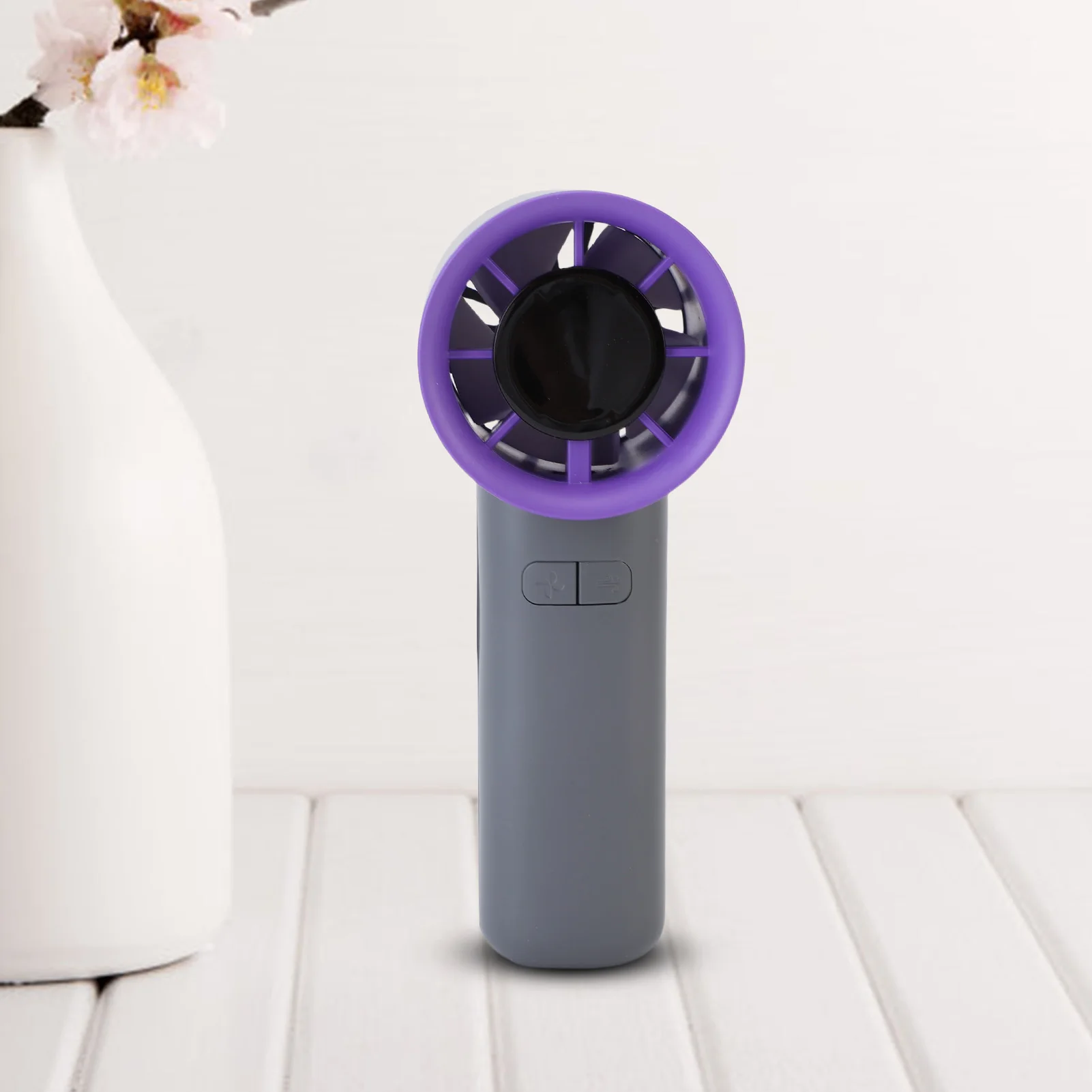 

Ручной охлаждающий вентилятор с питанием от USB и аккумулятором емкостью 2000 мАч, высокоскоростной, тихий, 6 Вт, складной портативный ручной вентилятор с сильным холодным ветром