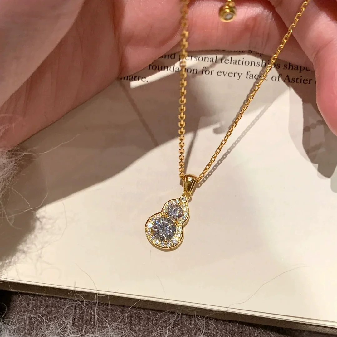 

Exquisite Retro Gourd Design Gold Color Pendant Necklaces Inlaid with 2 Carat Round Zircon Necklace For Women