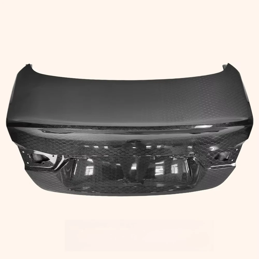 ชุดแต่งฝากระโปรงท้ายรถยนต์อินฟินิตี้ คิว50 ปี 2013-17 ลายรังผึ้ง คาร์บอนไฟเบอร์ แบบดัคเทล ติดตั้งง่าย เปลี่ยนแทนได้