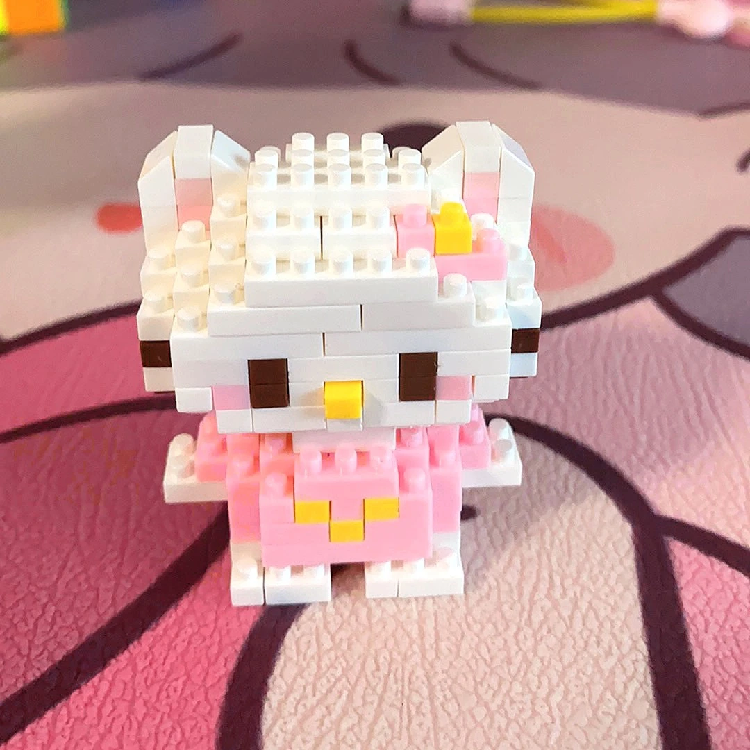 Bloques de construcción de Hello Kitty Sanrio para niños, mini figuras de acción de Mickey Mouse, bloques de construcción, juguetes de montaje,