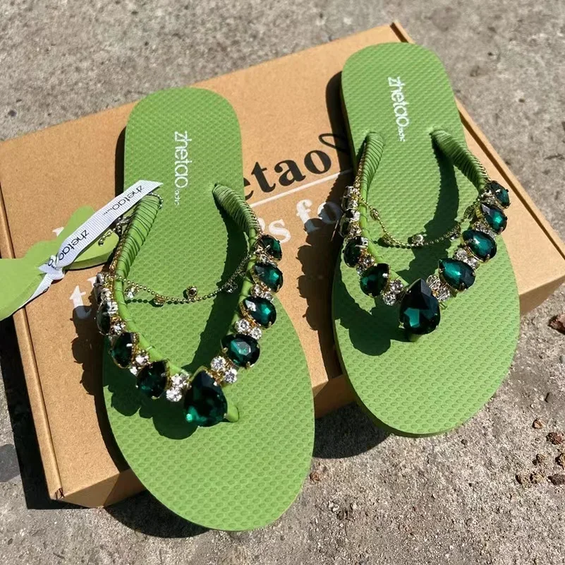 2024 Comfortable and Fashionable All-match Beach Shoes Non-slip Soft Bottom Casual Flip-flops Rhinestone Chain Flat Slippers