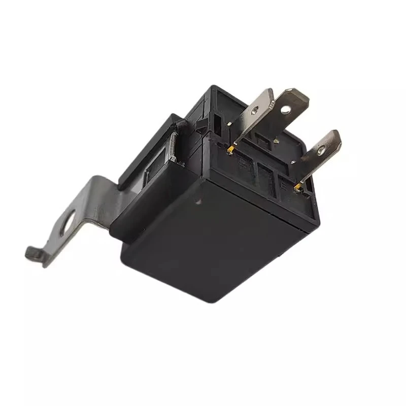 Applicable toIsuzu Qingling 100P 600P KV100 KV600 turn signal flash double flash relay original accessories