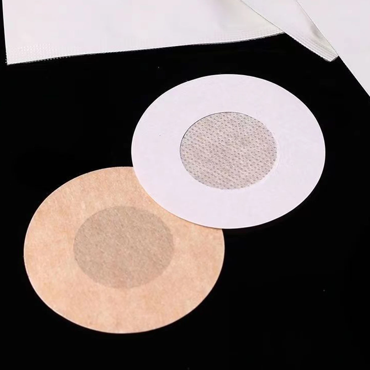 Disposable non-woven fabric breast patch, breathable invisible chest patch nipple cover dew point protection