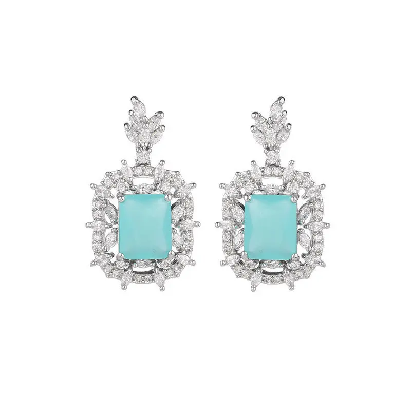 Fashionable and high-end earrings s925 silver needle, super sparkling style, slightly inlaid zircon, niche design earrings