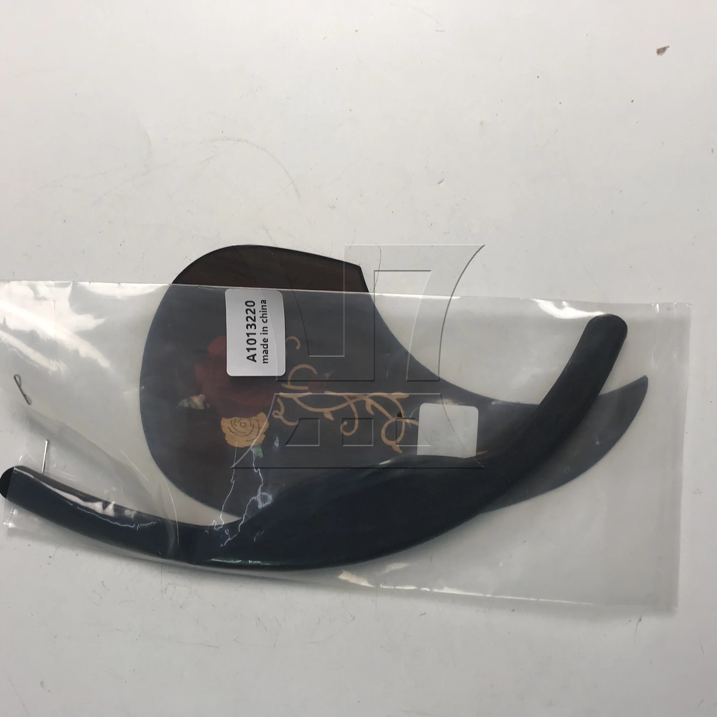 

Yibuy Rosewood Self Adhesive Pickguard with Ebony Arm Rest for 40-41" Acoustic Guitar