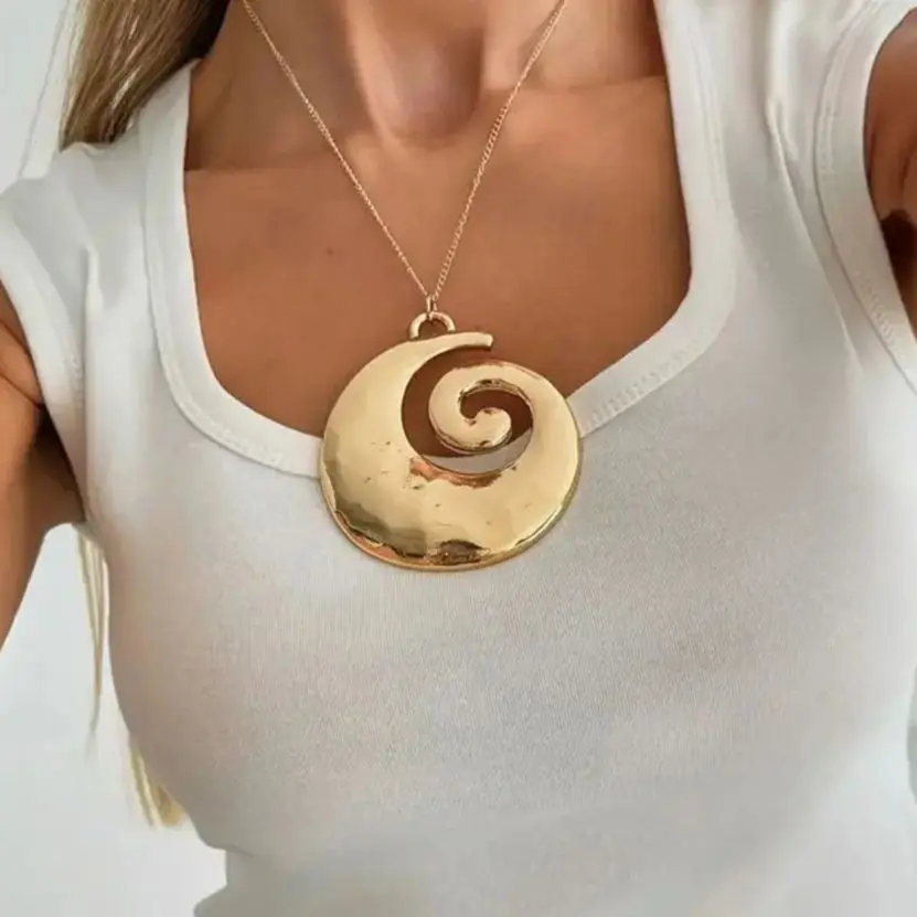 

SHIXIN Hip Hop Big Conch Pendant Necklace for Women New Punk Geometric Spiral Pendant Sweater Chain Fashion Jewelry on the Neck