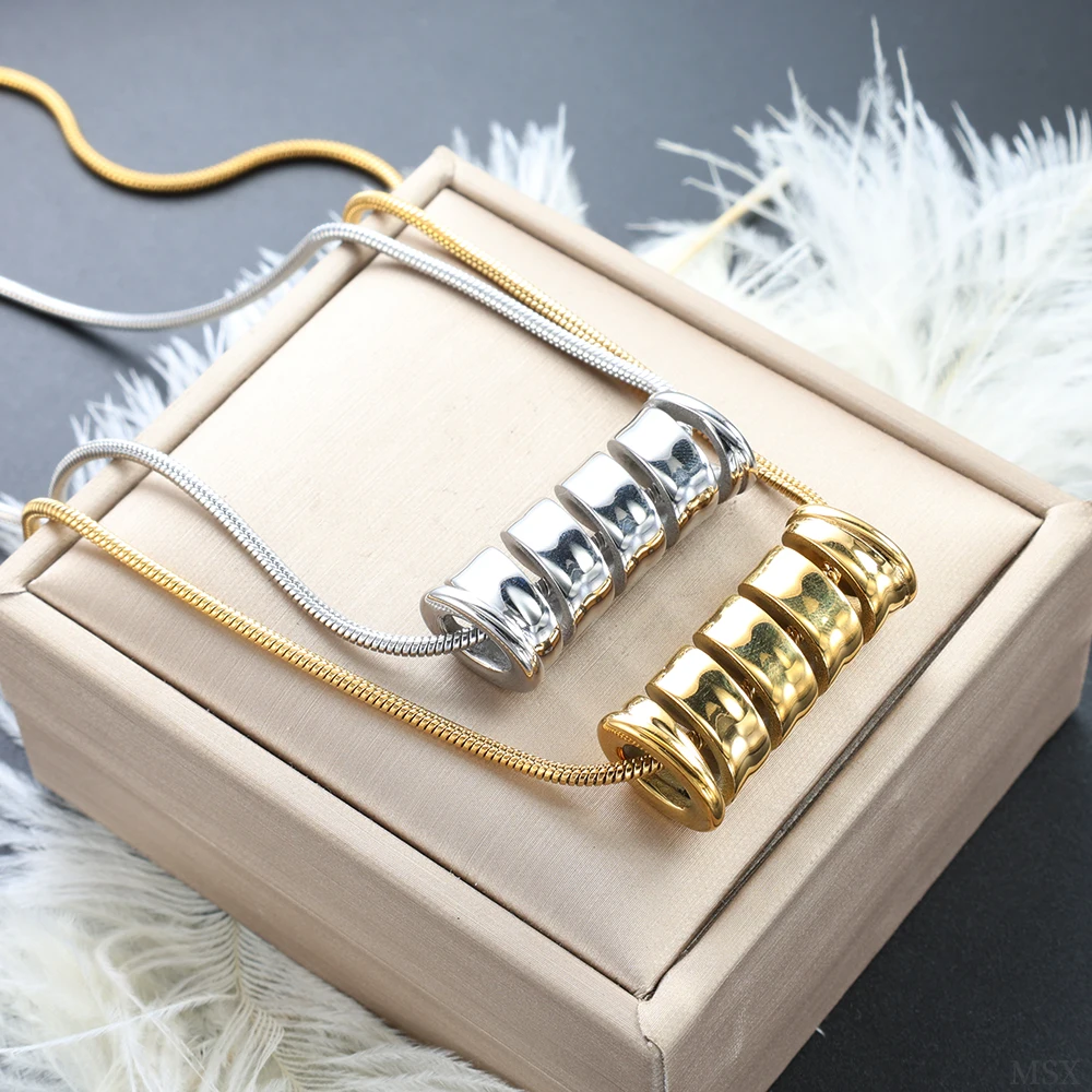 Collar con colgante de resorte en espiral chapado en oro de 18 quilates, cadena con dije de rodillo de la suerte para mujer, collar de pareja de tendencia Punk, regalo de joyería de cumpleaños