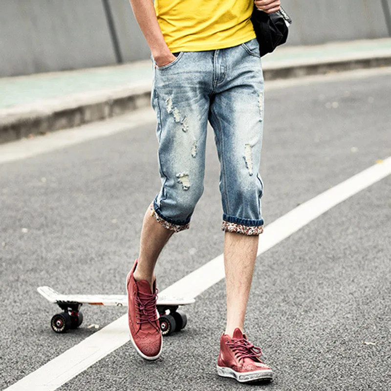 Summer 2022 Wear Ripped Hole Denim Cropped Trousers Male Korean Slim Feet Ultra Thin Denim Cropped Trousers Youth Capri Jean Men