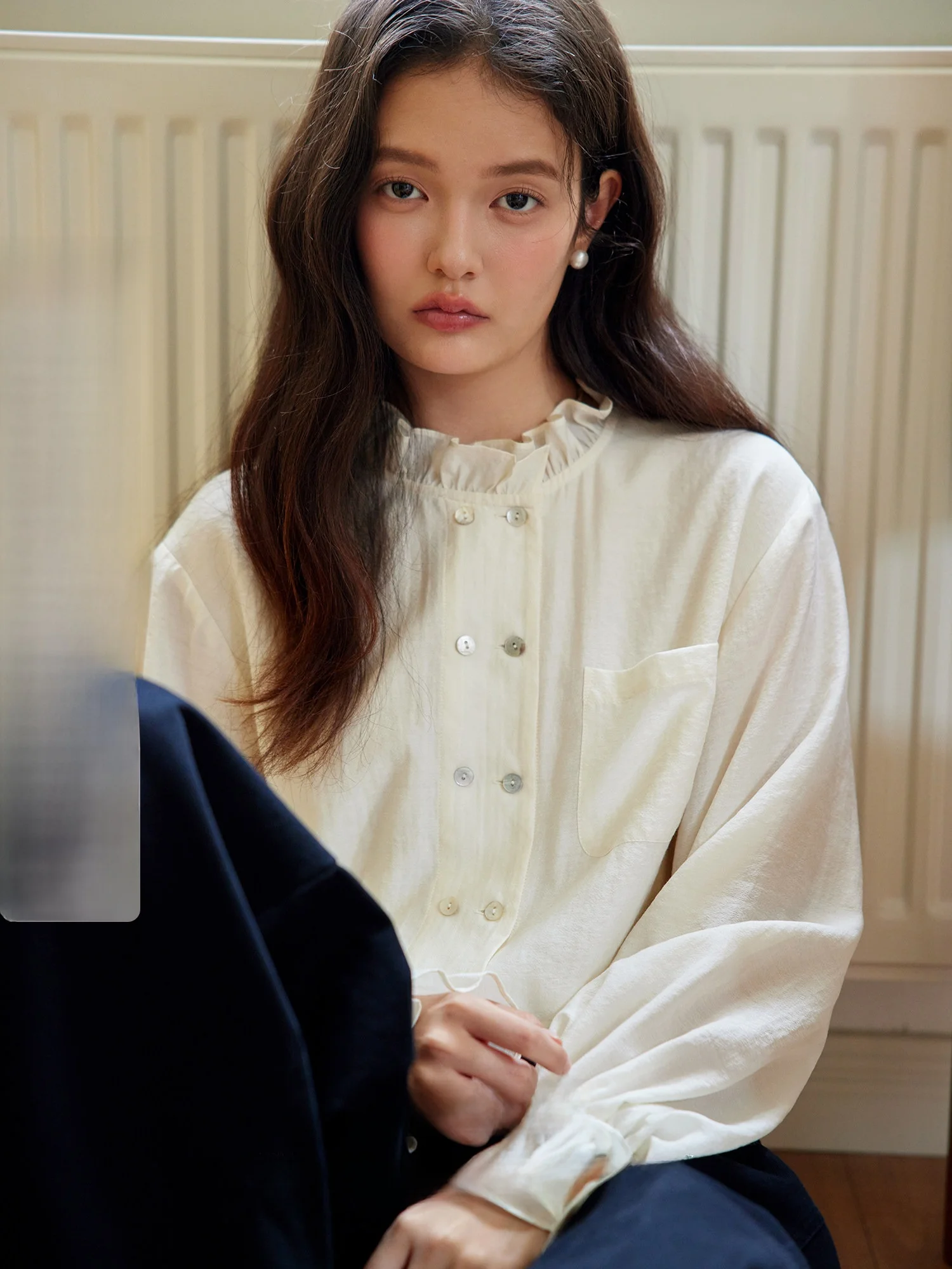 

ORWhite Vintage Sle Women's irt with Ruffle Hem Double Row Buttons Floral Collar Light Beige Gentle Top for Autumn Winter