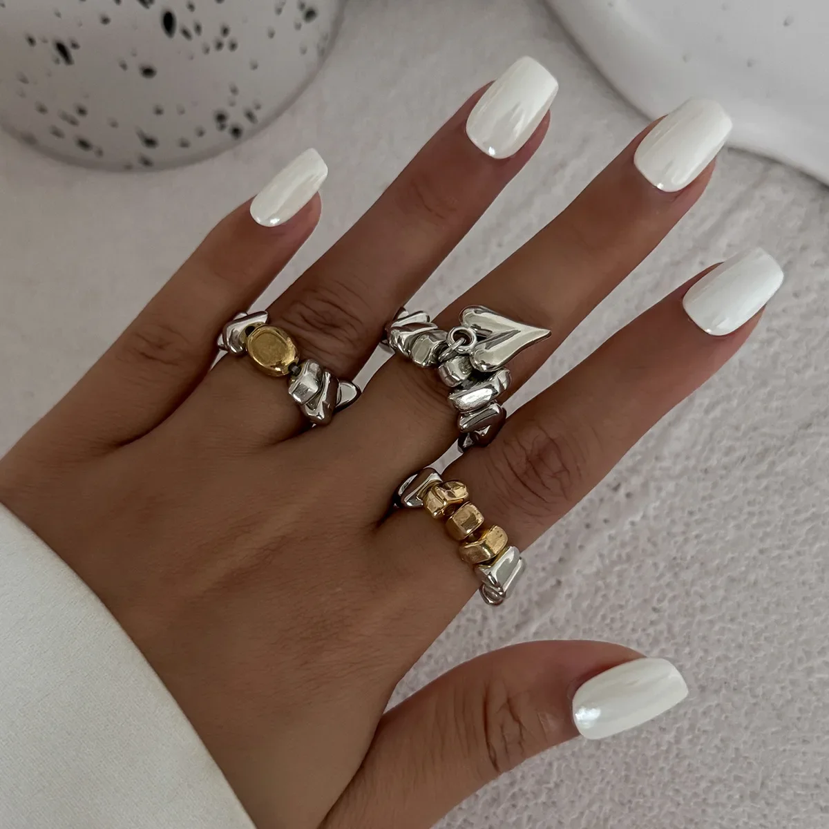 

Sets New Vintage CCB Bead Irregularity Unique Design Heart-Shaped Pendant Rings Sets for Woman Fashion Rings Jewelry Holiday