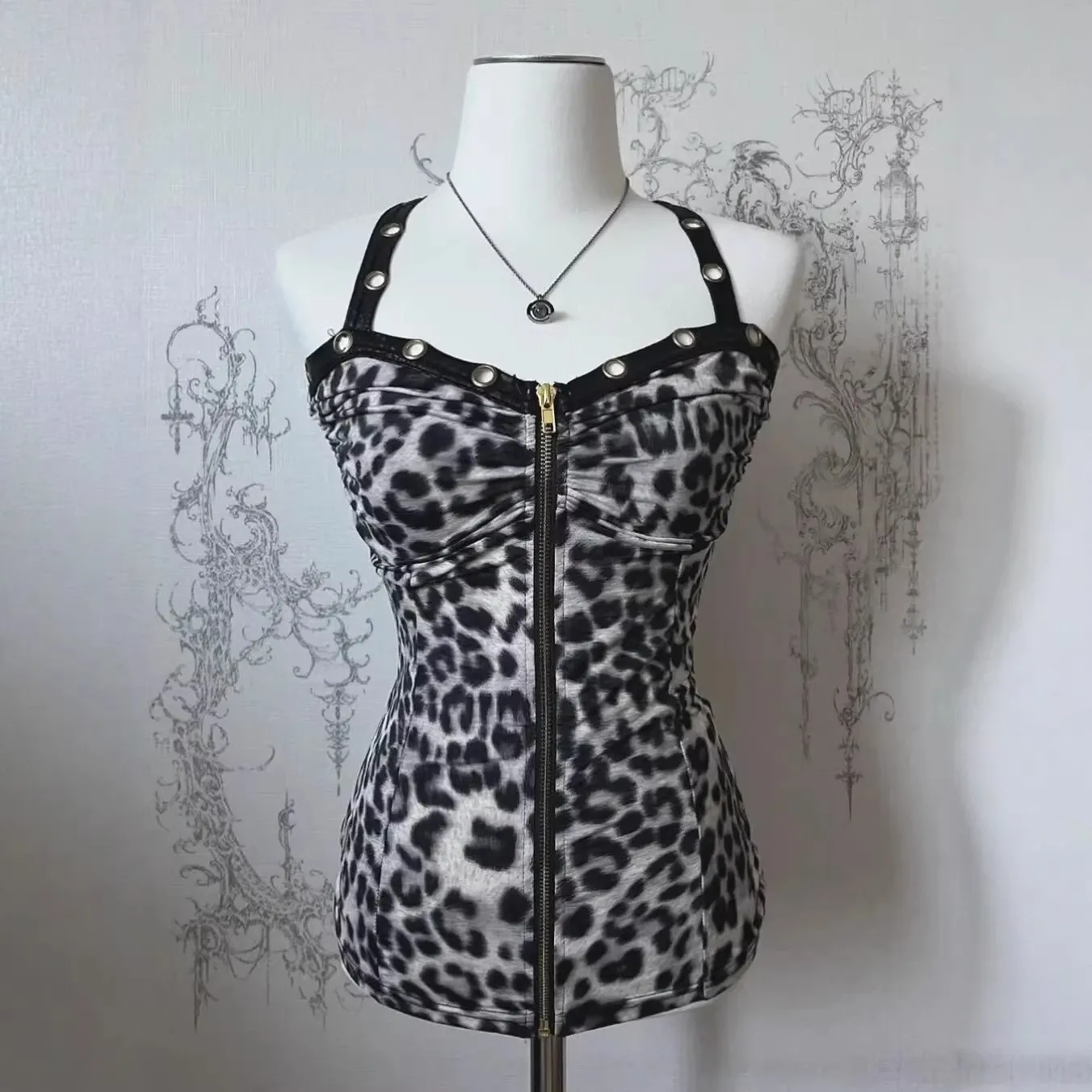 

Металлическое кольцо с леопардовым принтом, американский летний/осенний сексуальный облегающий топ без рукавов для женщин, повседневные топы, новинки