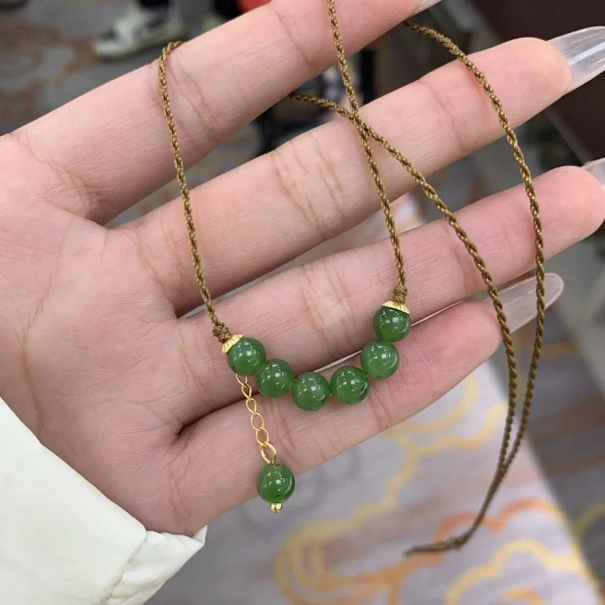

Pure natural Hetian jade transshipment jasper smile necklace chain hanging light luxury simple collarbone versatile gift