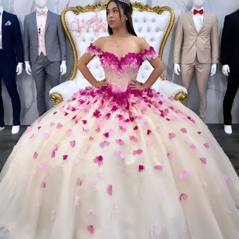 Szampan Sweetheart Księżniczka Suknia Balowa Quinceanera Suknie Off Ramię Kwiaty Aplikacje Koraliki Luksusowy Gorset Dostosowane